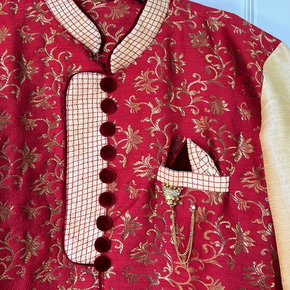 Red and gold jacket with matching pants - Picture 2 of 4